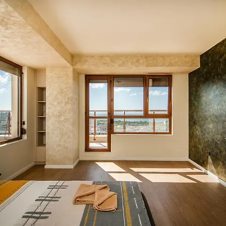 115 Panorama Sea View Апартамент